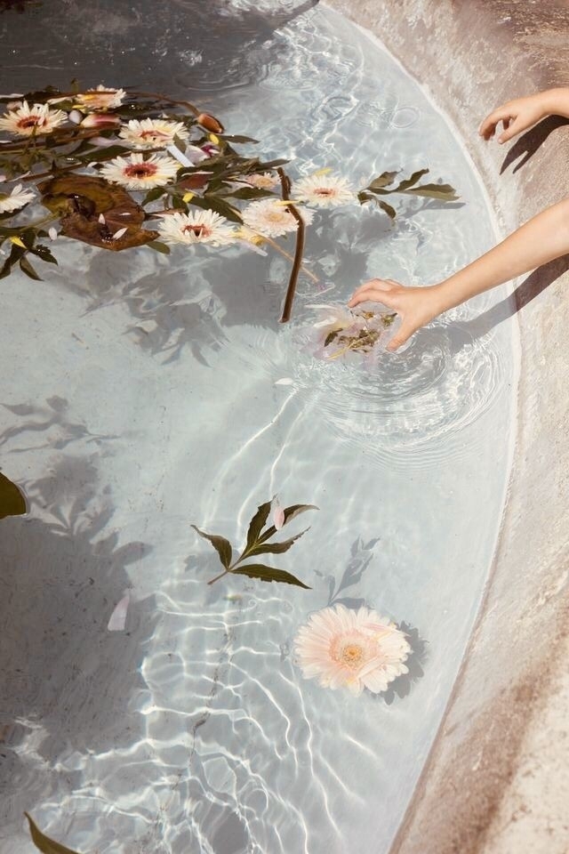 вода