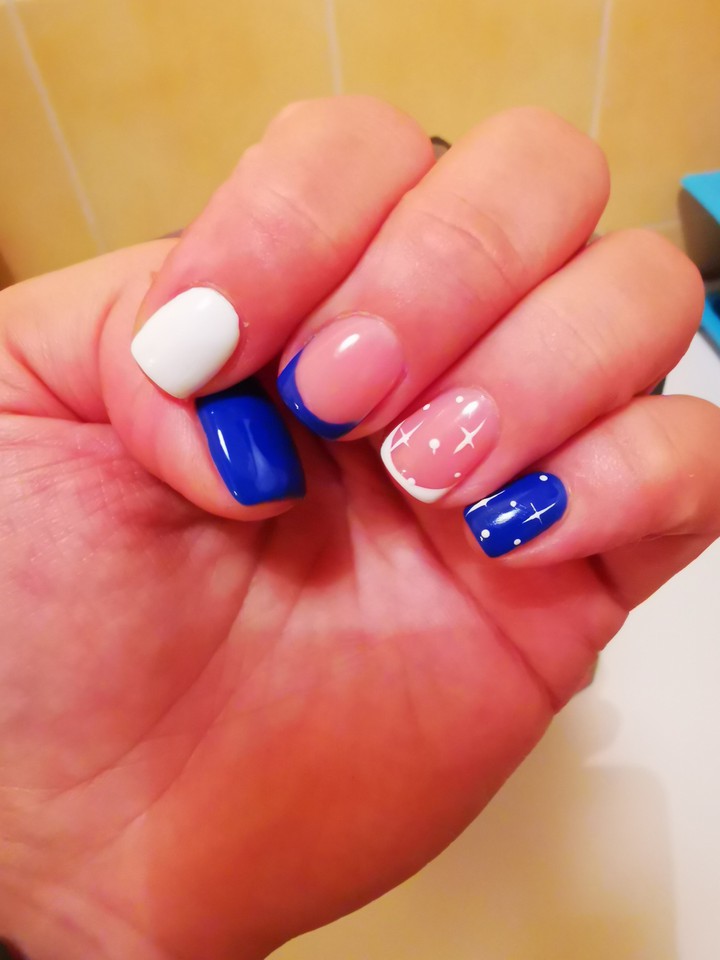 nails