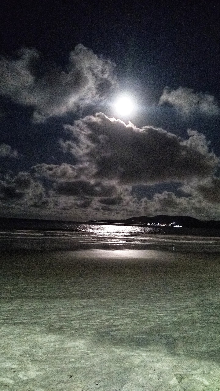 lua na praia