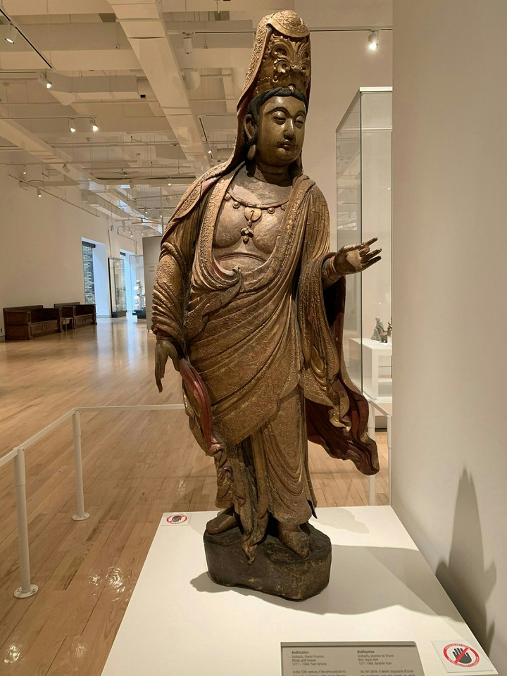 Statue