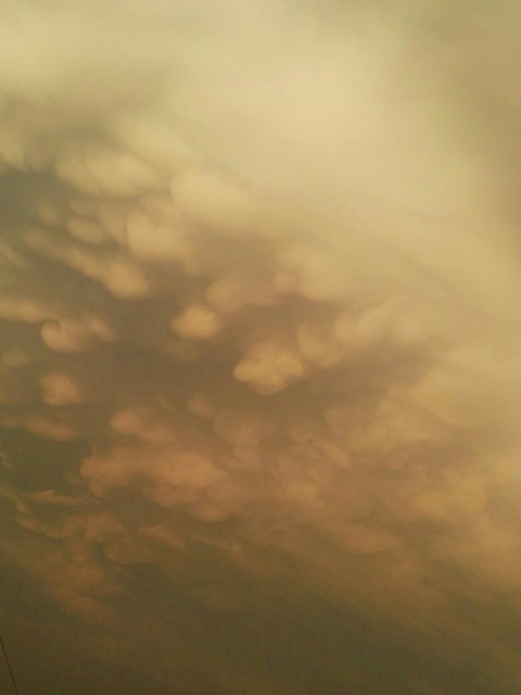 yallow clouds