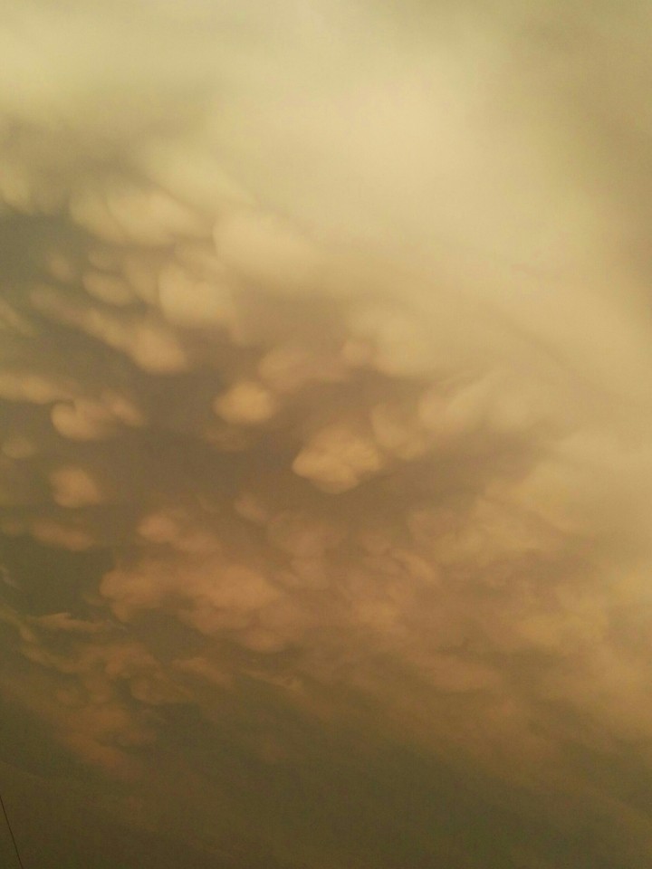 yallow clouds