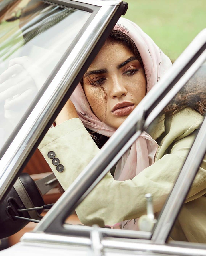 girl classic car