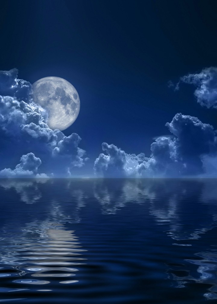 Luna riflesso mare