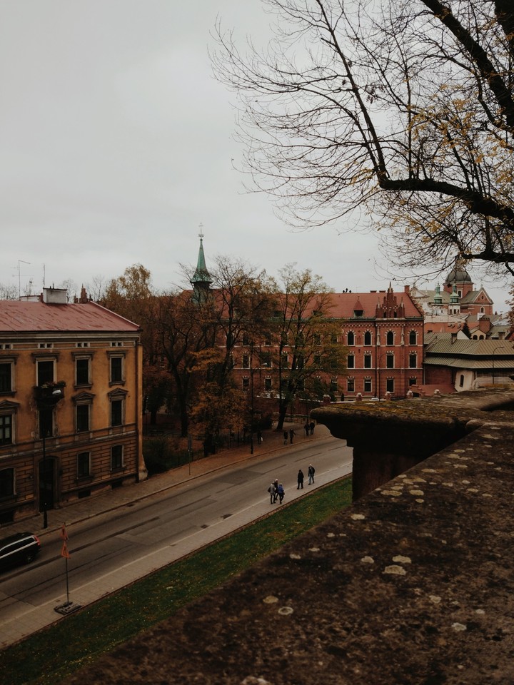 Город