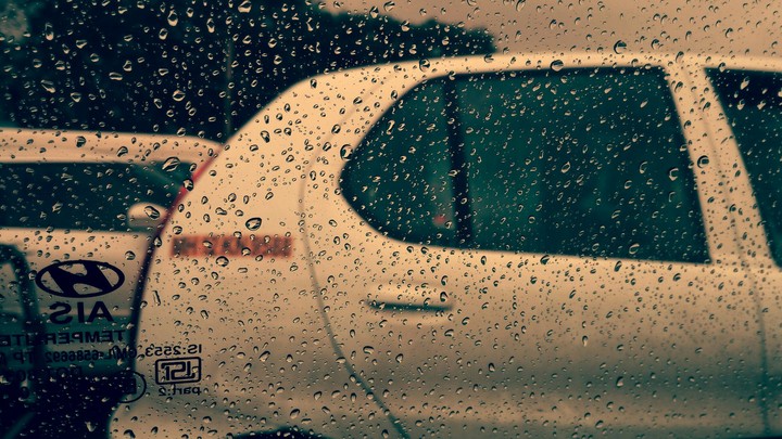 drops.. car....