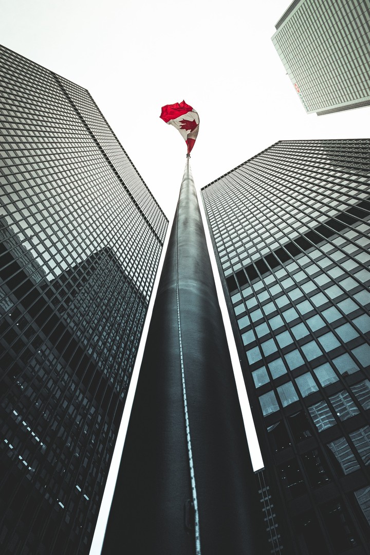 buildings flagpole flag 144611 4000x6000