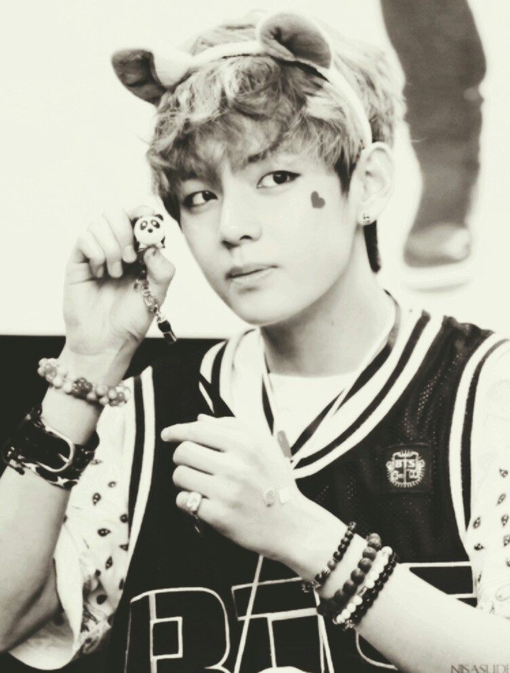 Cute V