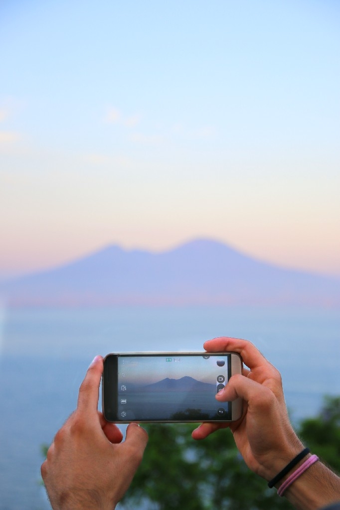 Vesuvio on Phone