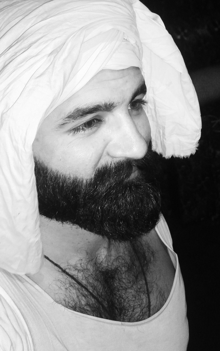 this is me and living in sargodha pakistan my first post