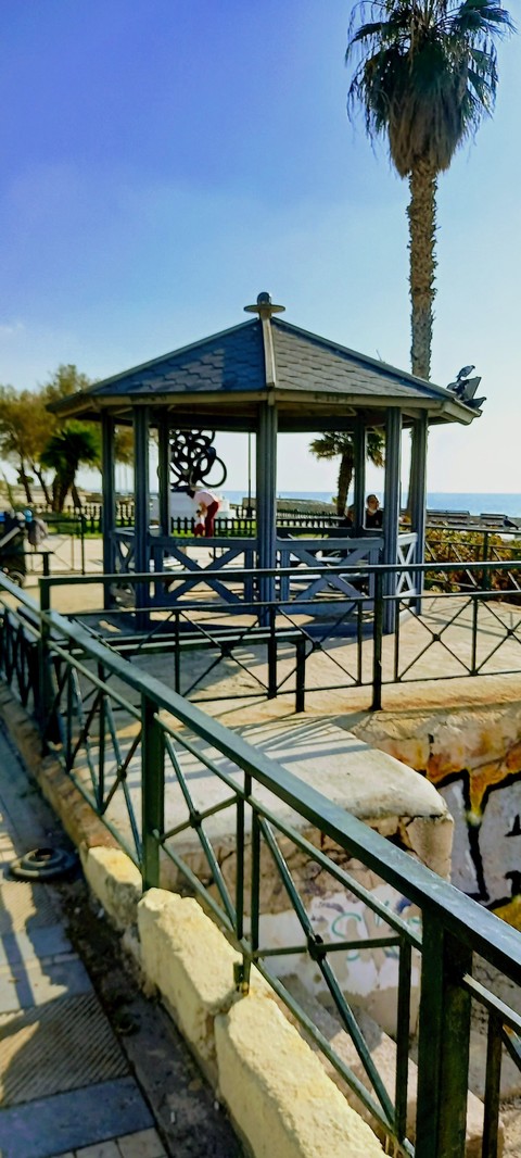 רקעים tree, Kiosk