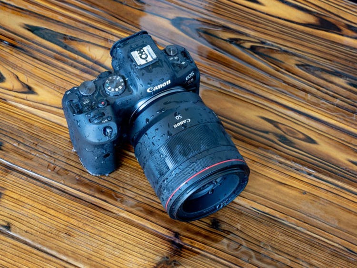 Canon EOS R6