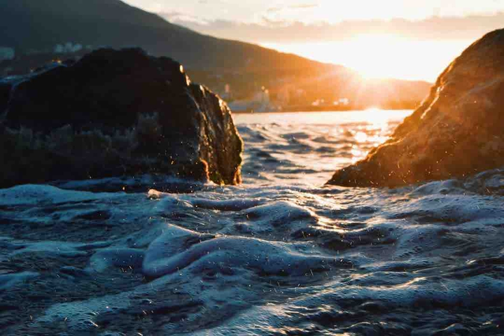 море