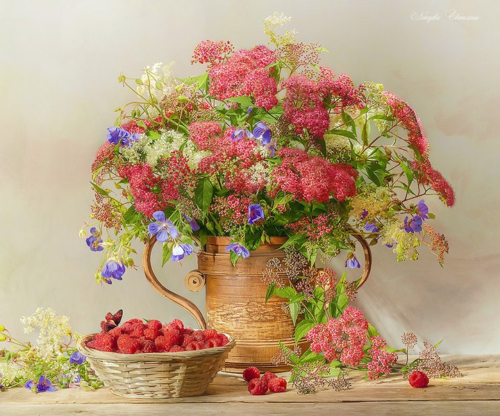 bouqet & berries