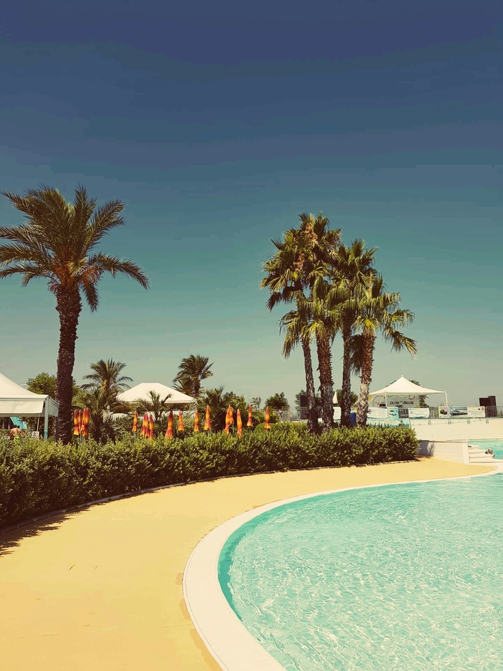 swimming pool