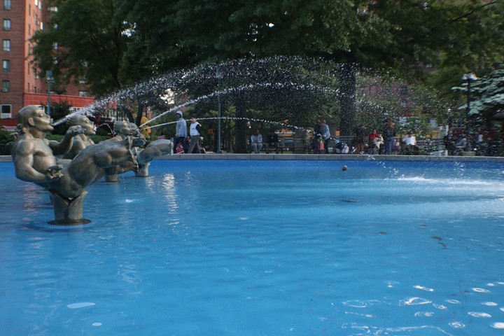 Water Fountain Statues