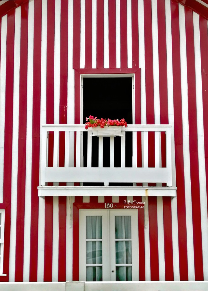 Red stripes