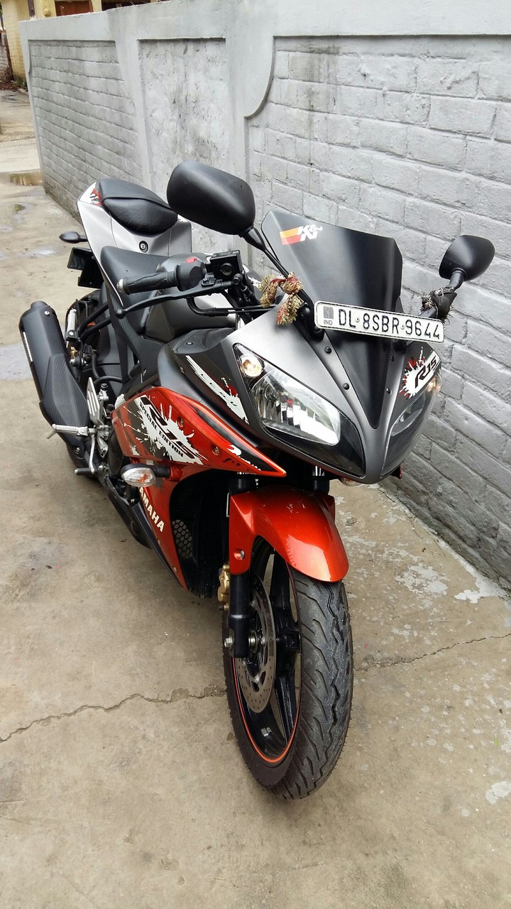 yamaha r15 v2.0 aderaline red