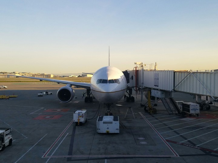 United Airlines 777  in San Francisco