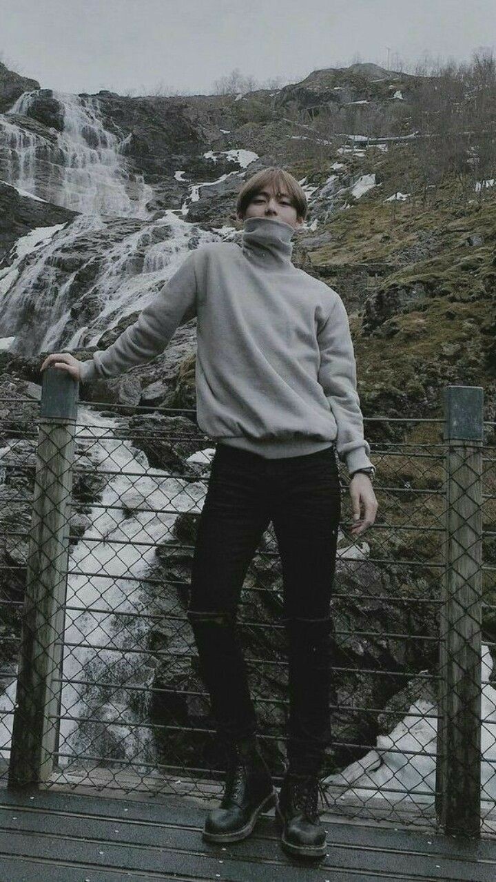 BTS - V