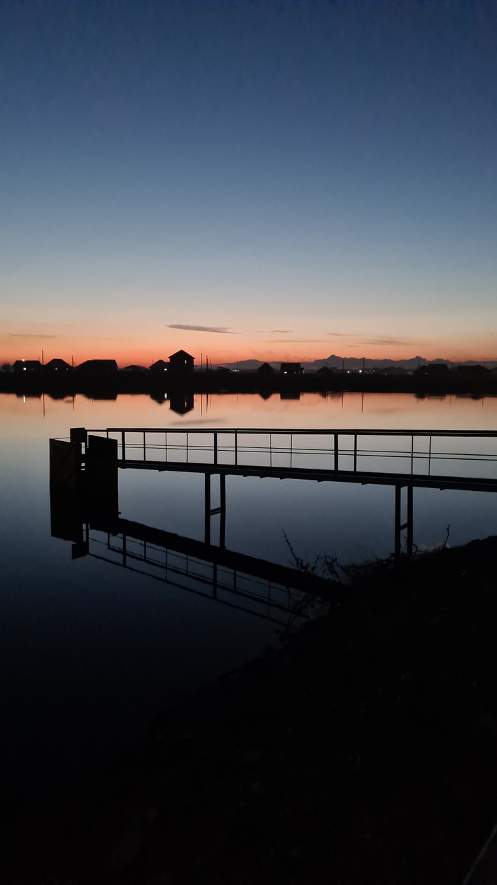 Sunset lake