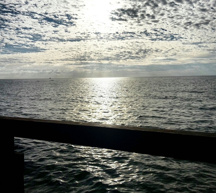 looking horizont