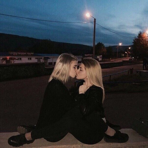 ♠
