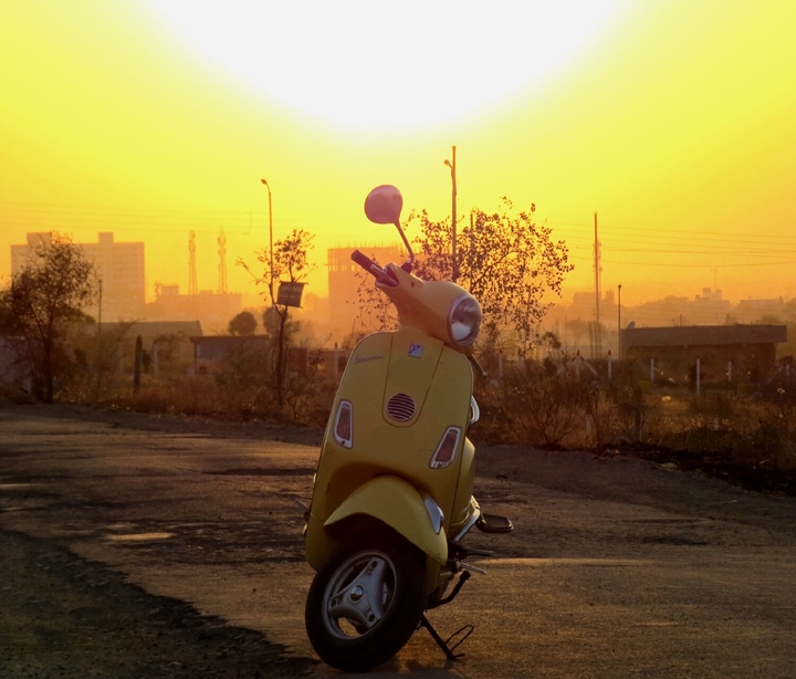 YELLOW VESPA