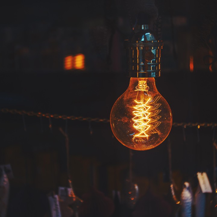 fact:Thomas Alva Edison didn't invent the bulb.