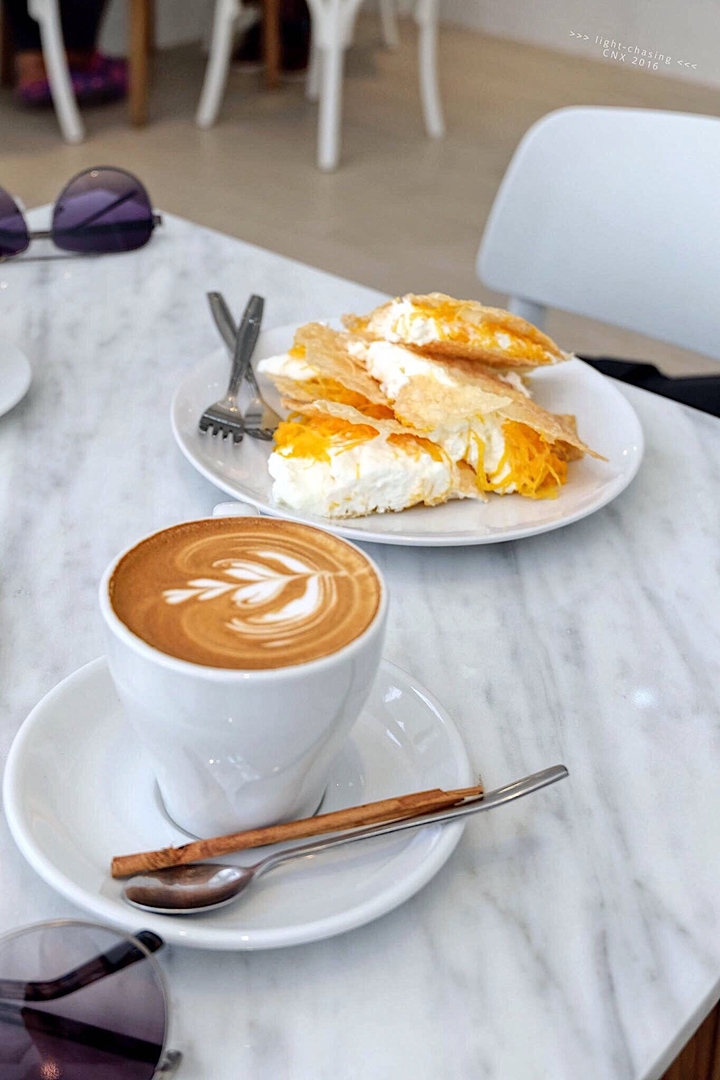 COFFEE MEETS SWEETS
