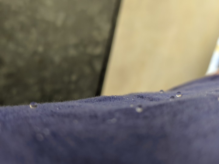 little drops resting on my pillow ?