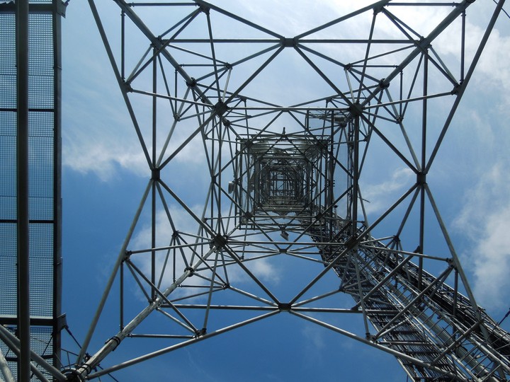 ...where power are going thru in to your phone⚡