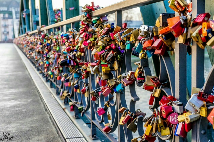 Frankfurt Eiserner Steg Locks of Love Bridge 2