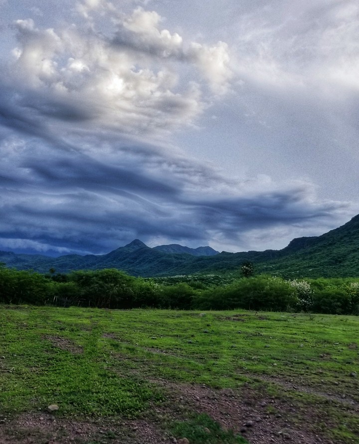 CERROS Y LLUVIA, SAN LORENZO, GRO.