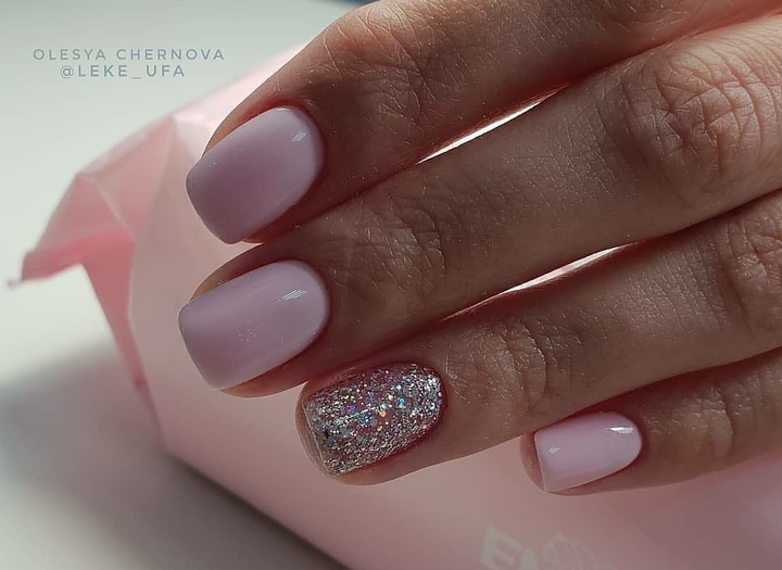 nails