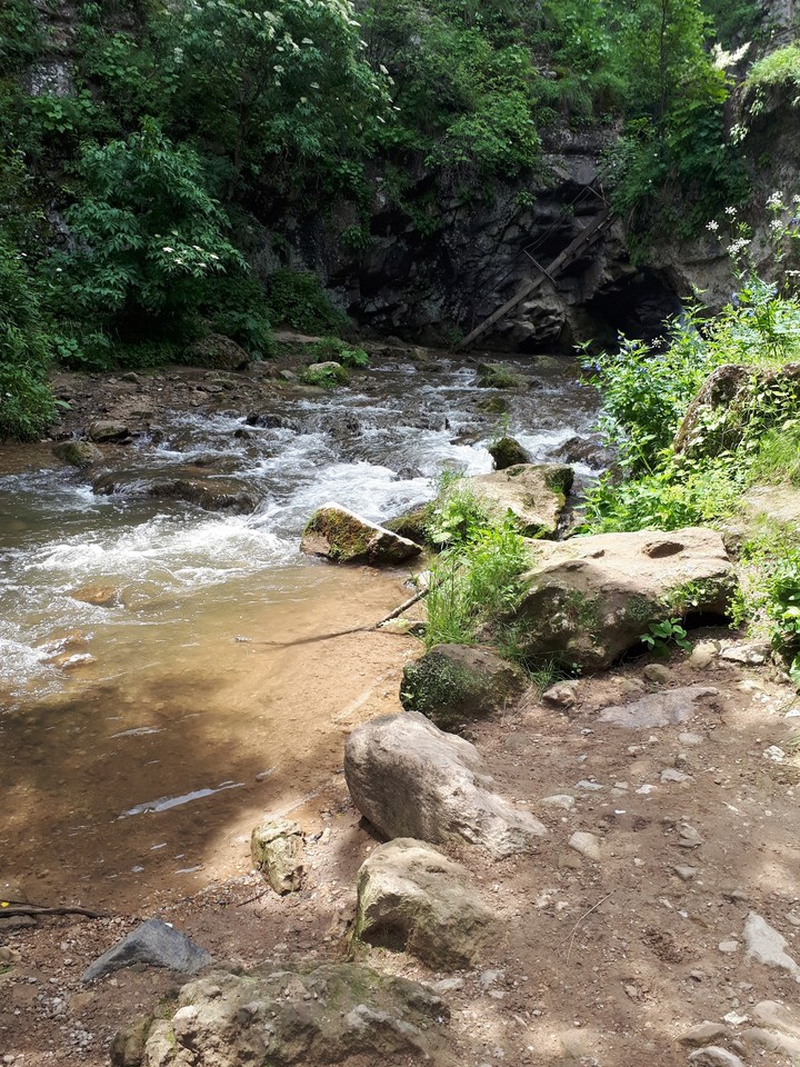 Вода