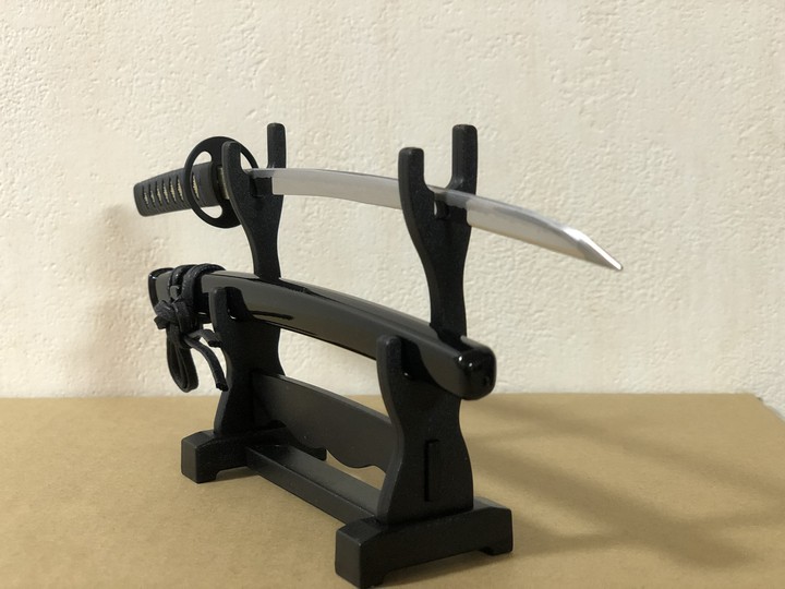 Paper knife