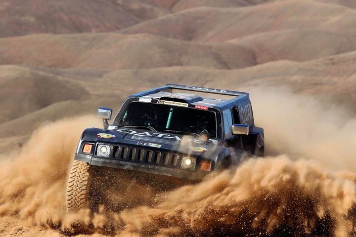Hummer Desert Skitting