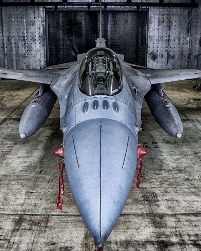 F-16