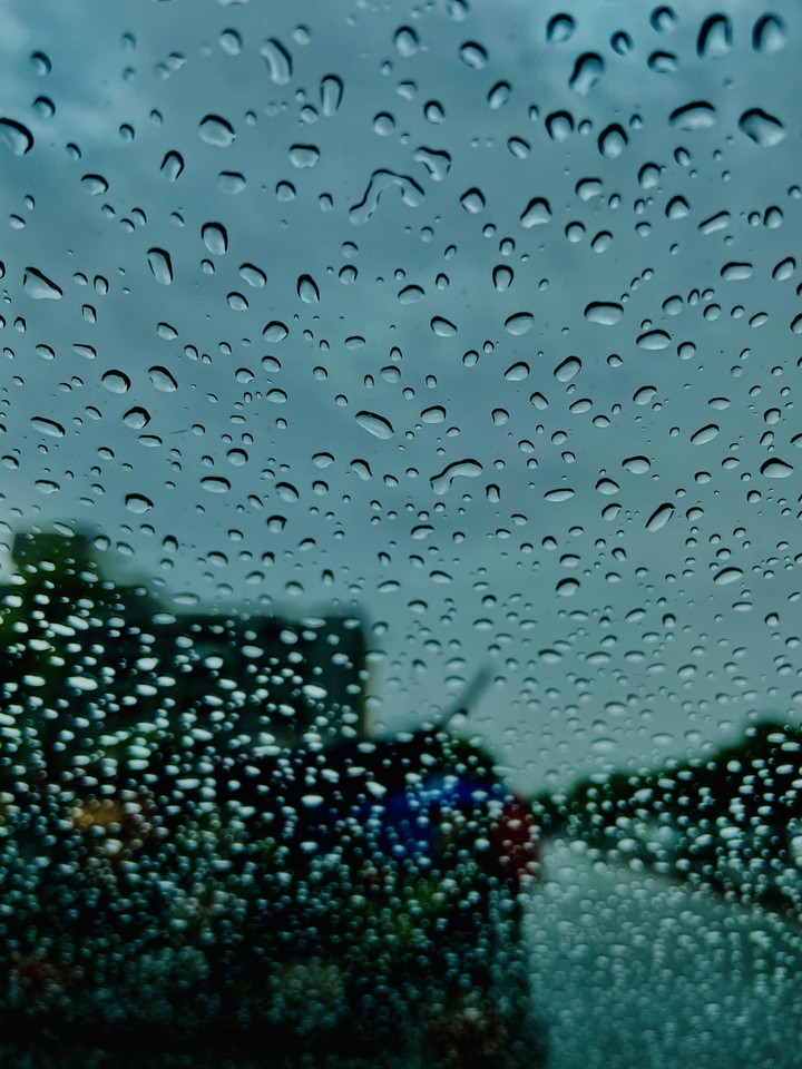 rain drops falling