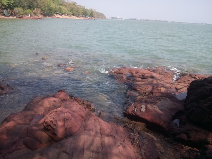 pink stone?️
