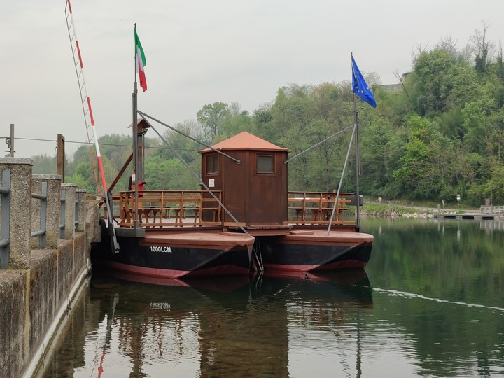 ⛵