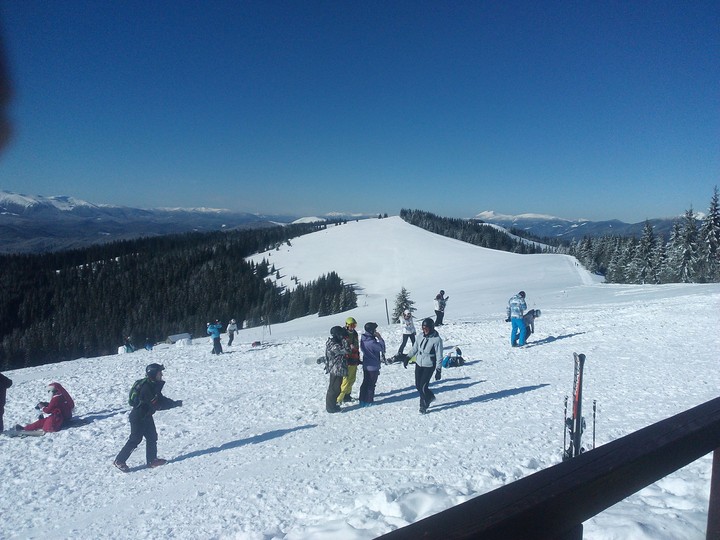 гора довга Буковель