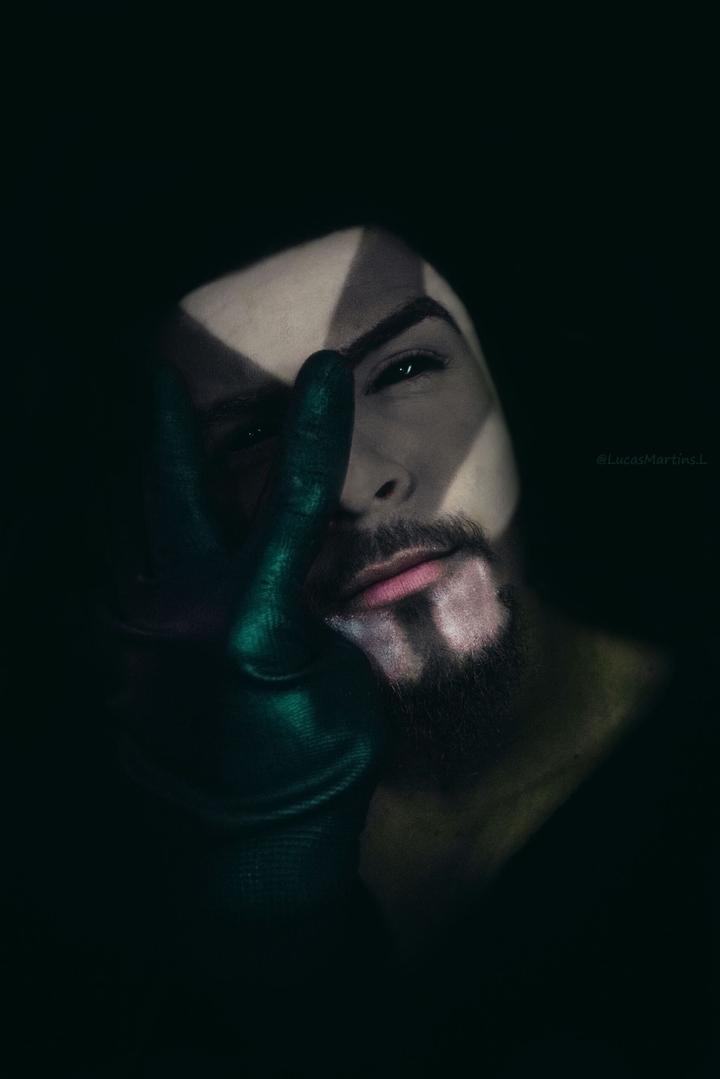 • D ∆ R K •
