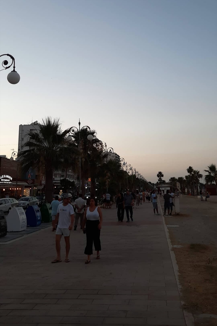 ?Larnaca Finikoudes Cyprus