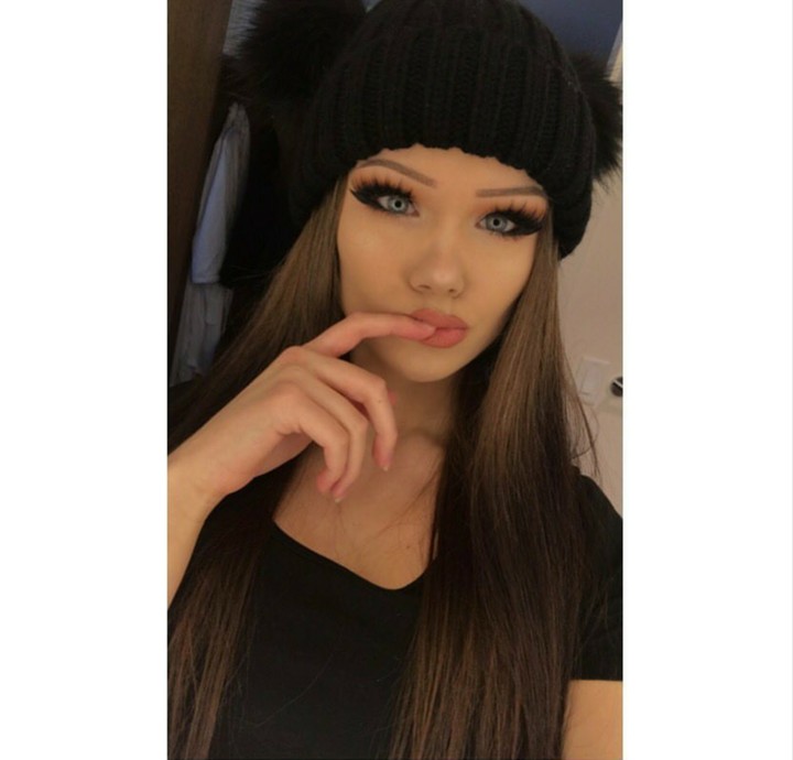 girl cute black eye blue