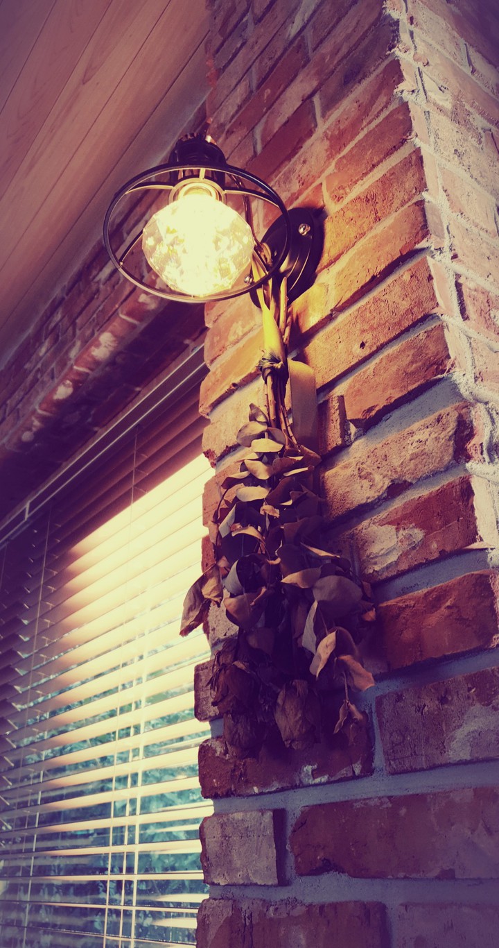 Light in Cafe