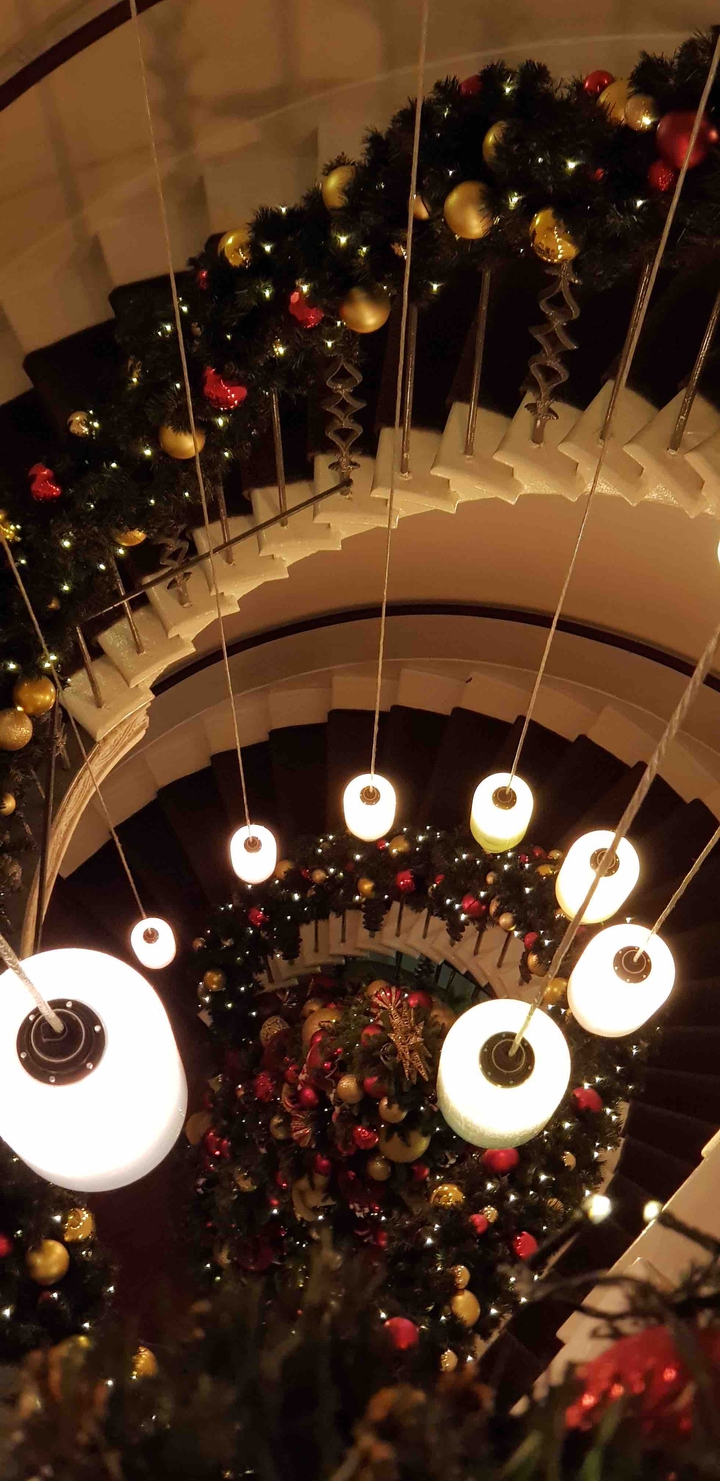 The spiralling illumination