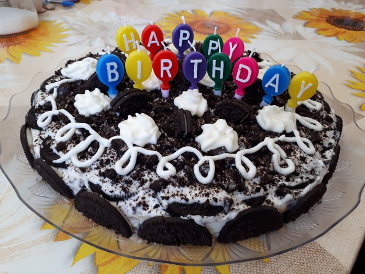 happy birthday  oreo cake