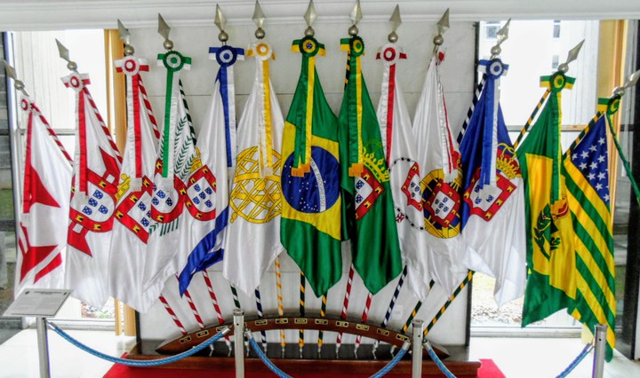 Bandeiras do Brasil desde a sua descoberta...